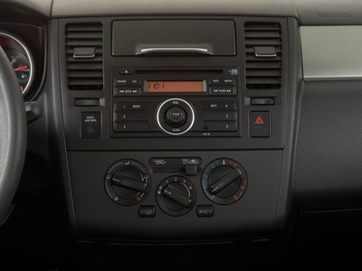 2010 Nissan Versa 1.8 S