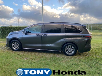 2022 Toyota Sienna LE 8 Passenger