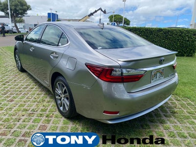 2016 Lexus ES 300h
