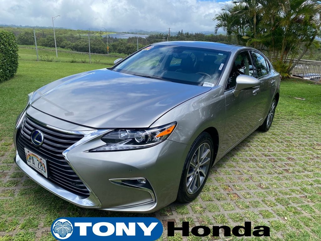 2016 Lexus ES 300h