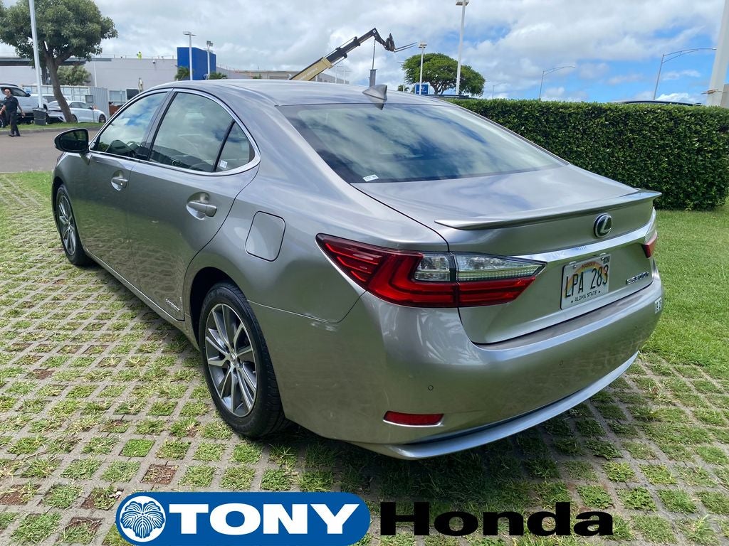 2016 Lexus ES 300h