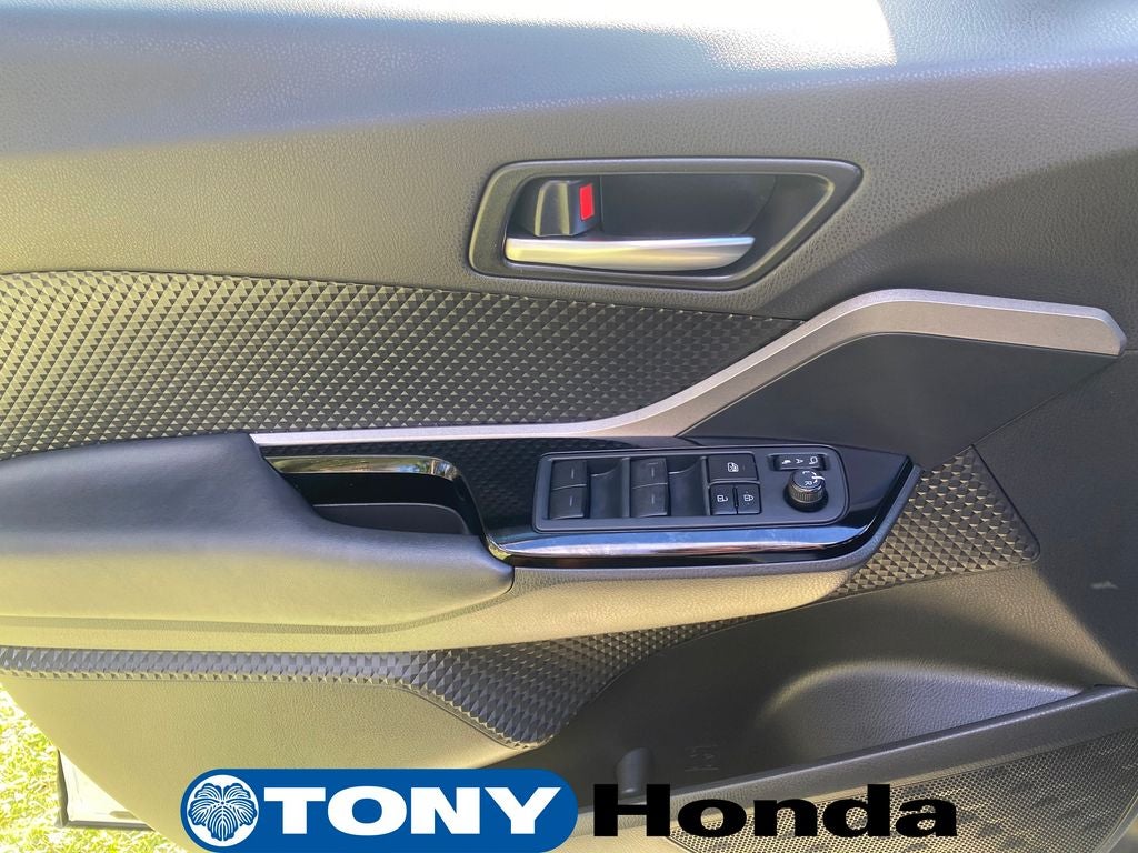 2022 Toyota C-HR XLE