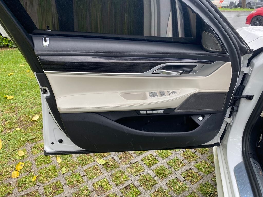 2017 BMW 7 Series 740i