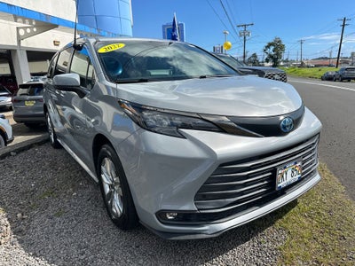 2022 Toyota Sienna Woodland Edition