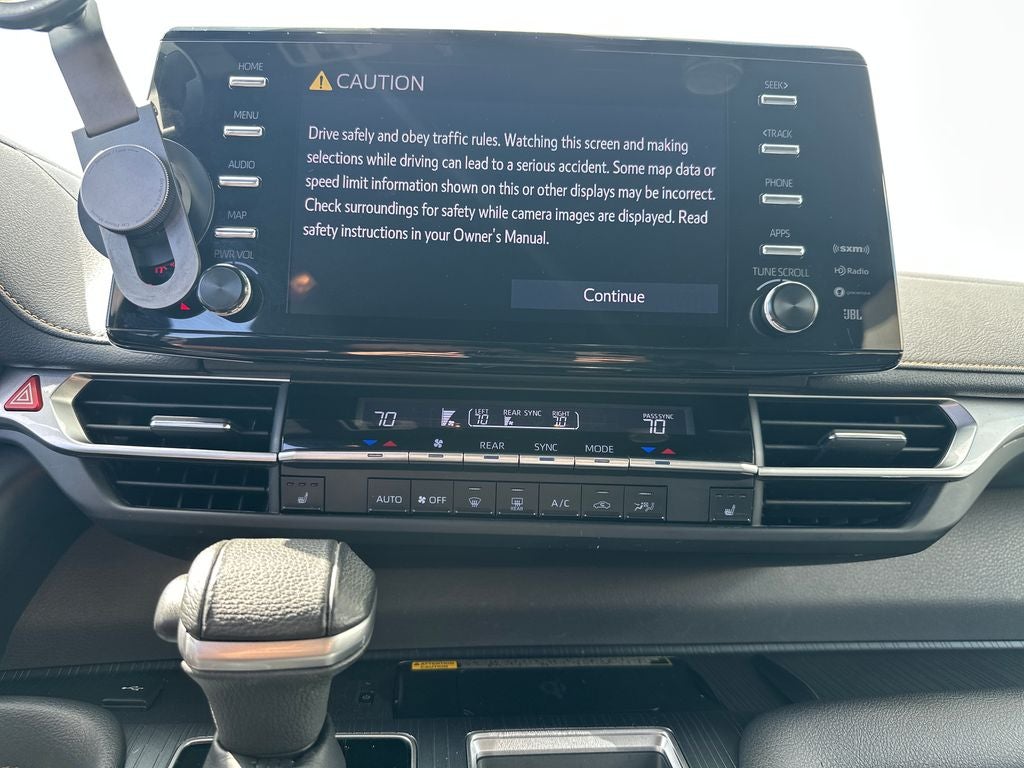 2022 Toyota Sienna Woodland Edition