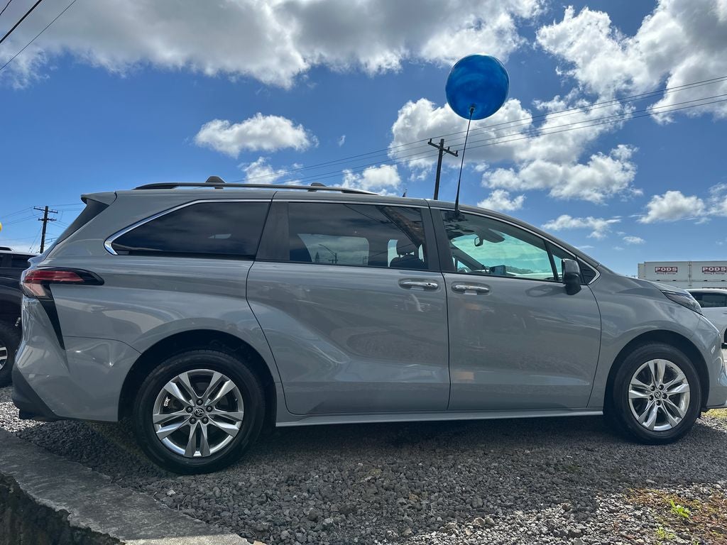 2022 Toyota Sienna Woodland Edition