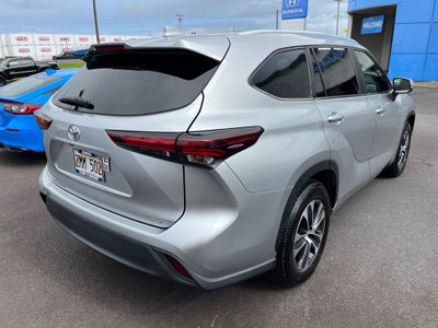 2024 Toyota Highlander LE