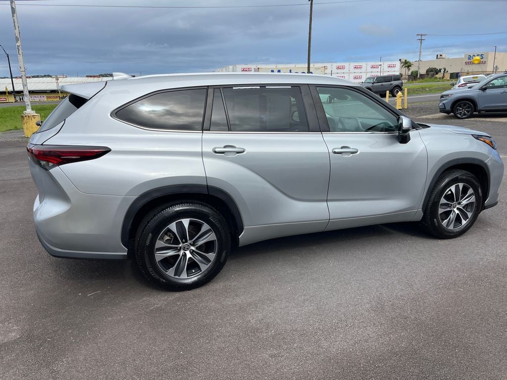 2024 Toyota Highlander LE