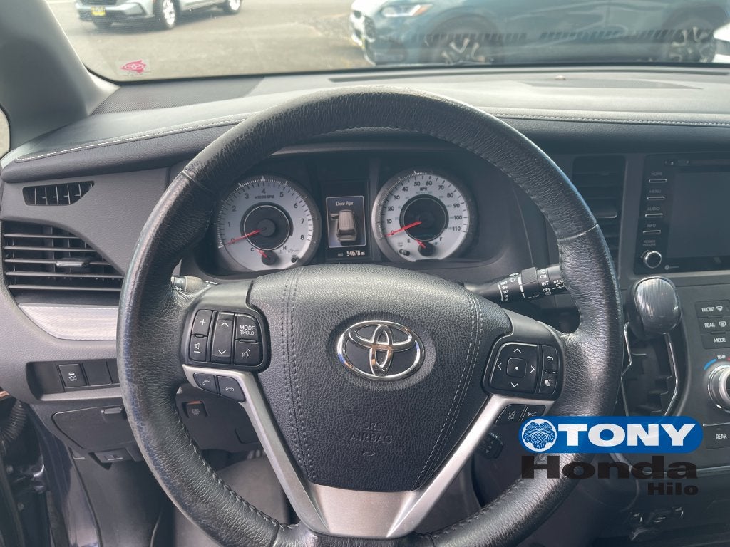 2018 Toyota Sienna SE 8 Passenger