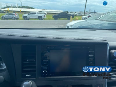 2018 Toyota Sienna SE 8 Passenger