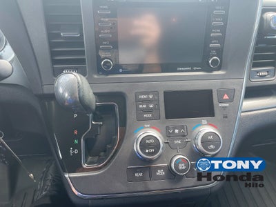 2018 Toyota Sienna SE 8 Passenger