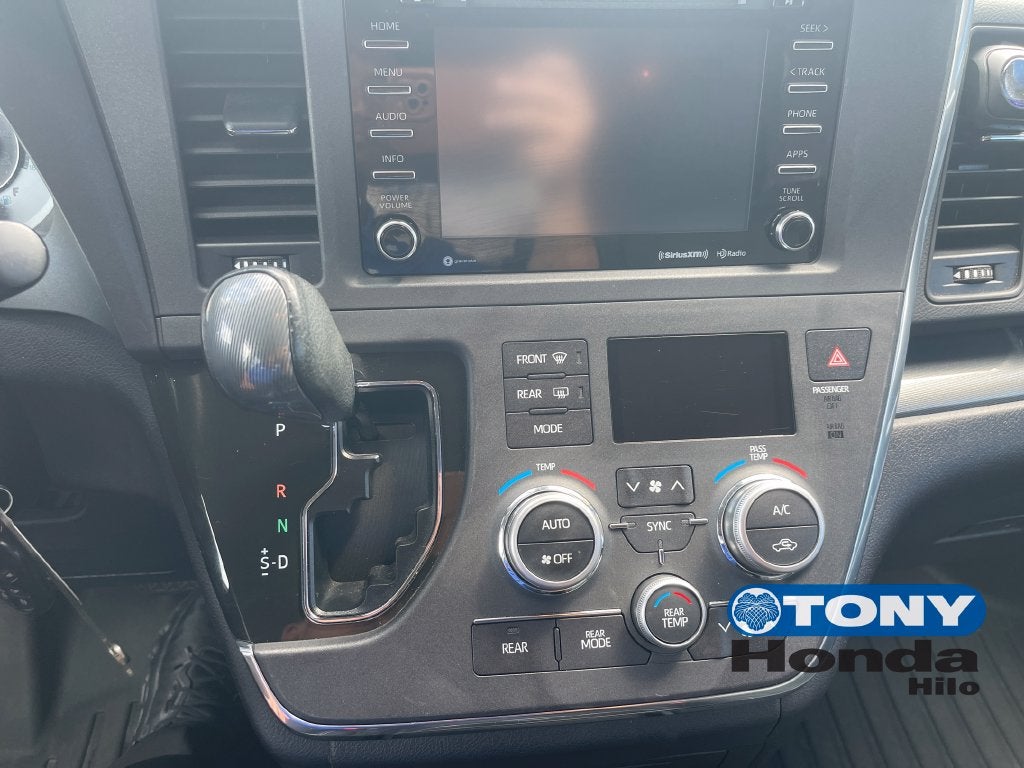 2018 Toyota Sienna SE 8 Passenger
