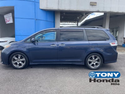 2018 Toyota Sienna SE 8 Passenger