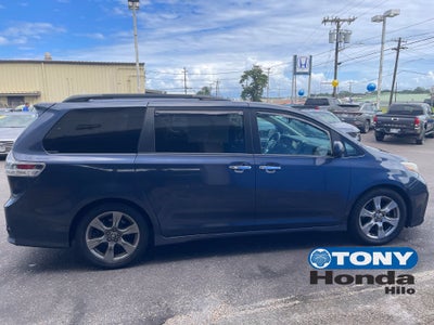 2018 Toyota Sienna SE 8 Passenger