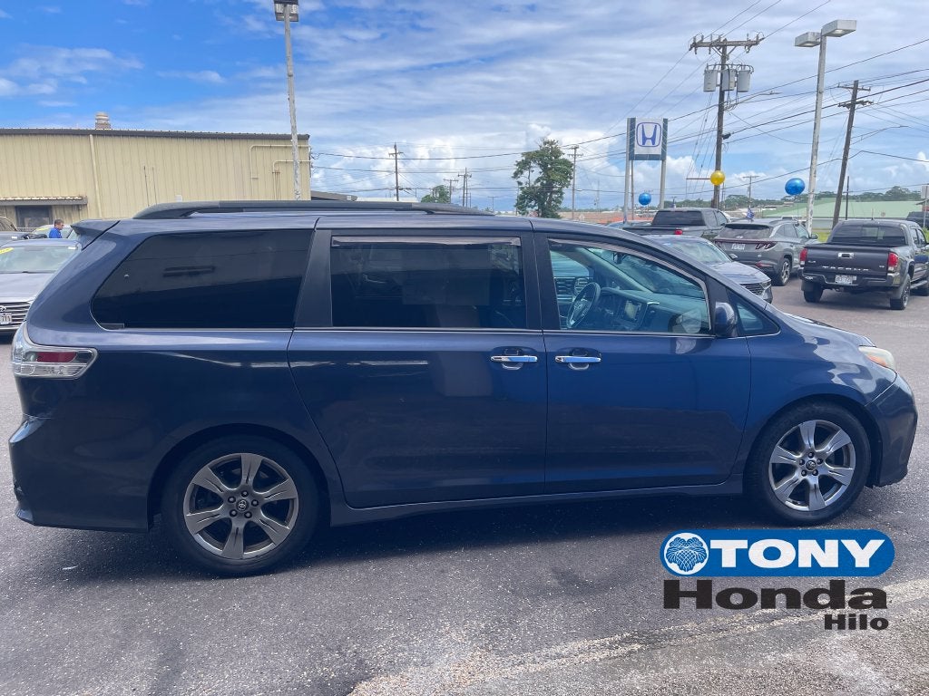 2018 Toyota Sienna SE 8 Passenger