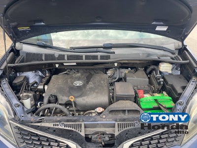 2018 Toyota Sienna SE 8 Passenger