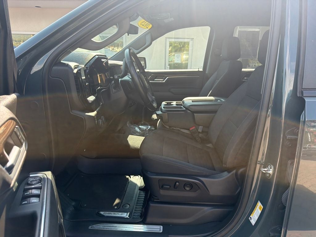 2025 Chevrolet Silverado 1500 LT LT1