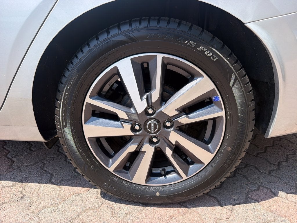 2023 Nissan Versa 1.6 SV