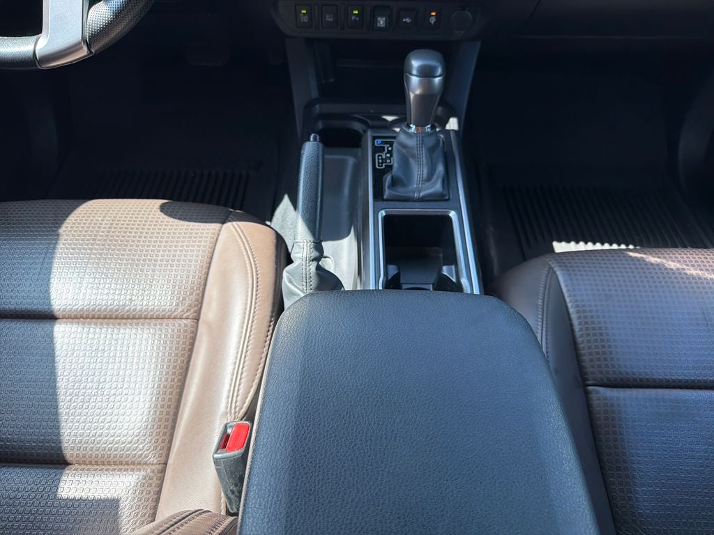 2022 Toyota Tacoma Limited V6