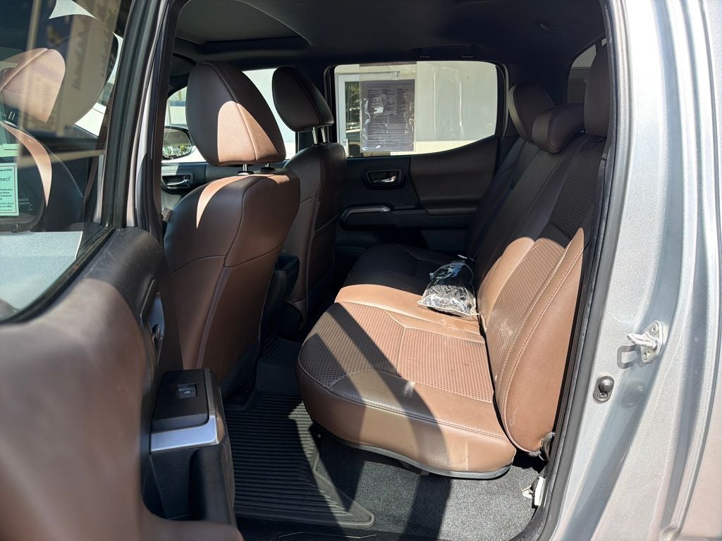 2022 Toyota Tacoma Limited V6