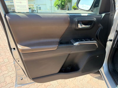 2022 Toyota Tacoma Limited V6