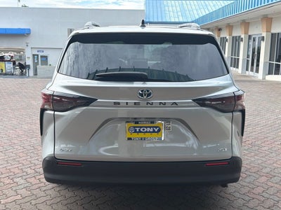 2025 Toyota Sienna XLE