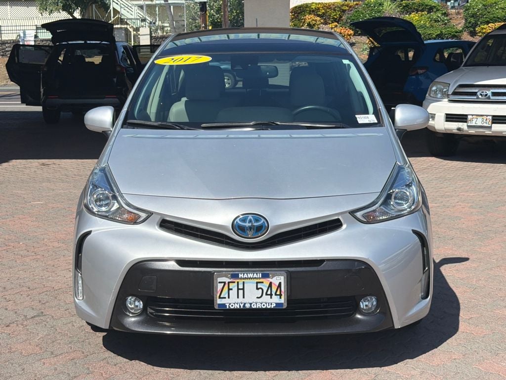 2017 Toyota Prius v Five