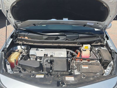 2017 Toyota Prius v Five