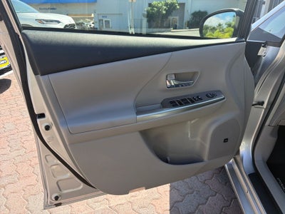 2017 Toyota Prius v Five