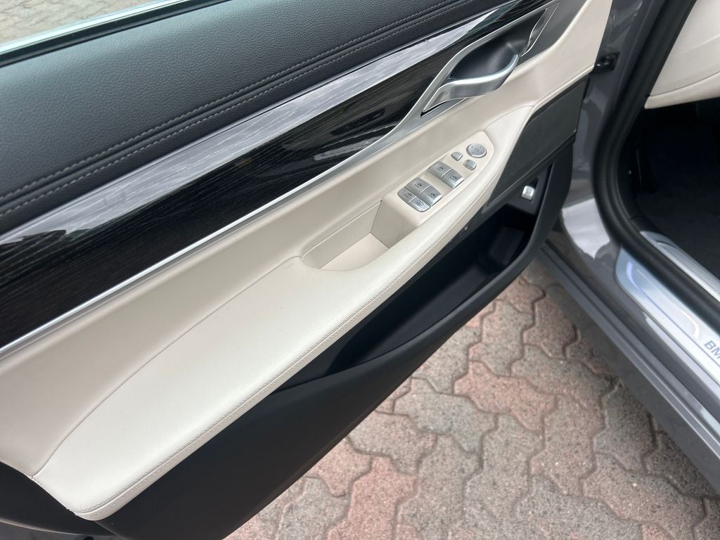 2021 BMW 7 Series 740i