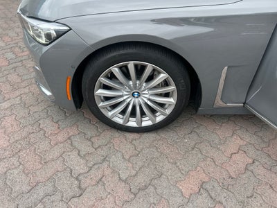 2021 BMW 7 Series 740i