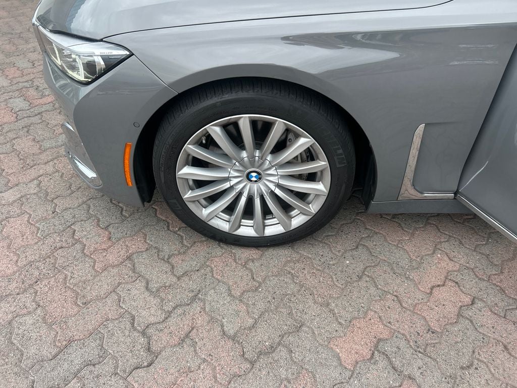 2021 BMW 7 Series 740i