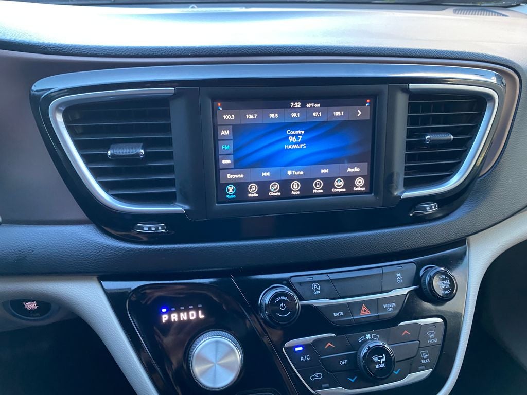 2021 Chrysler Voyager LXI