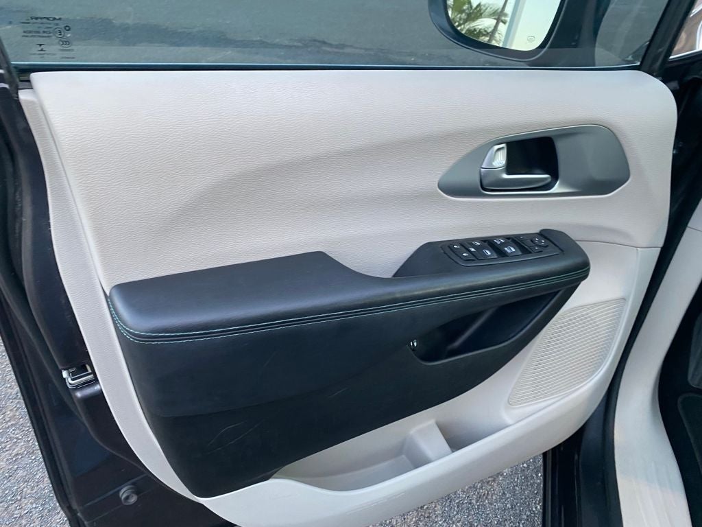 2018 Chrysler Pacifica Hybrid Limited