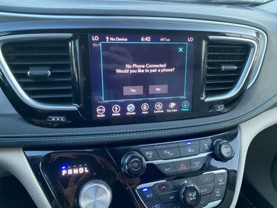 2018 Chrysler Pacifica Hybrid Limited