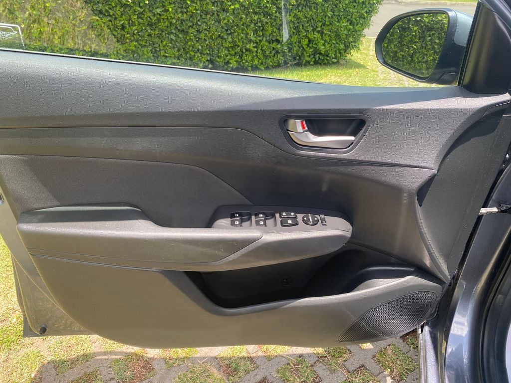2019 Hyundai Accent SE