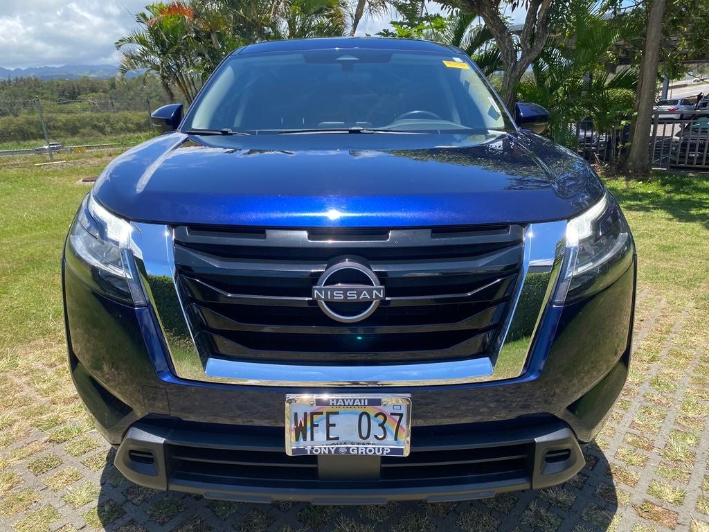 2022 Nissan Pathfinder SV