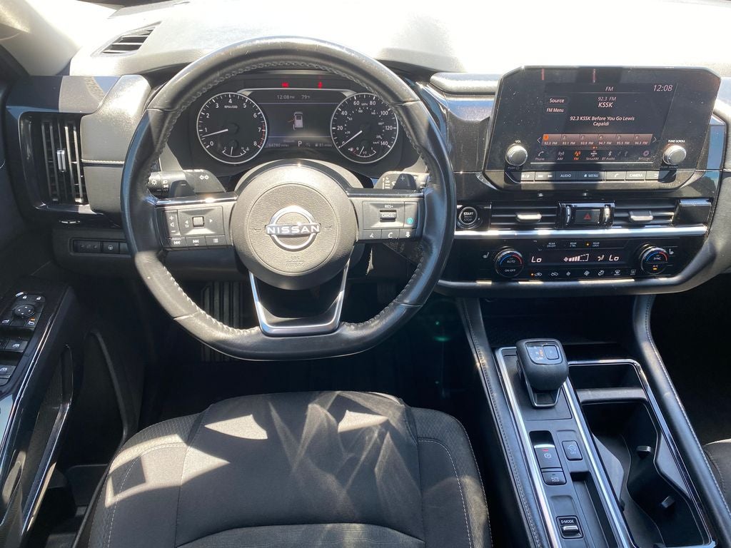 2022 Nissan Pathfinder SV