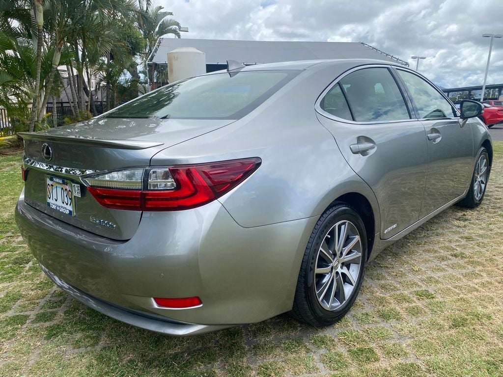 2016 Lexus ES 300h