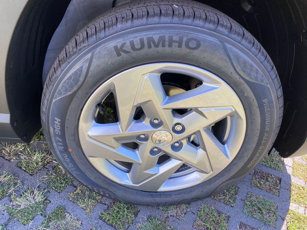 2027 Hyundai Kona SE FWD