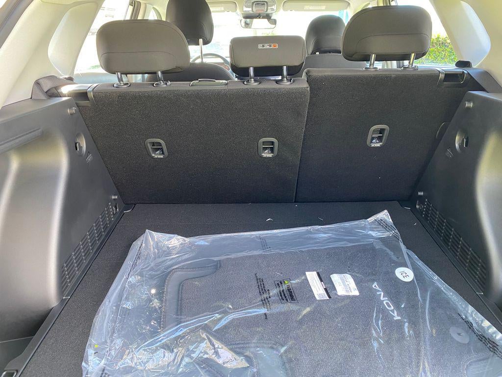 2027 Hyundai Kona SE FWD