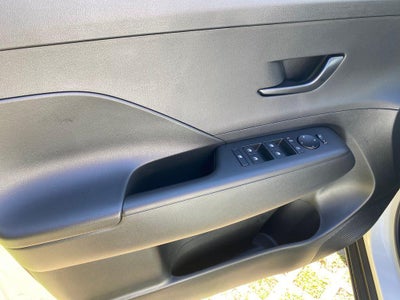 2027 Hyundai Kona SE FWD