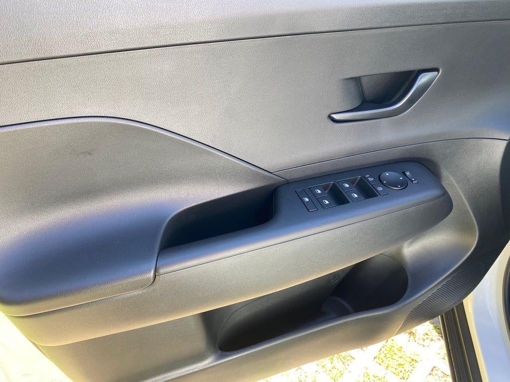 2027 Hyundai Kona SE FWD