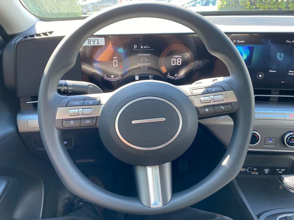 2027 Hyundai Kona SE FWD