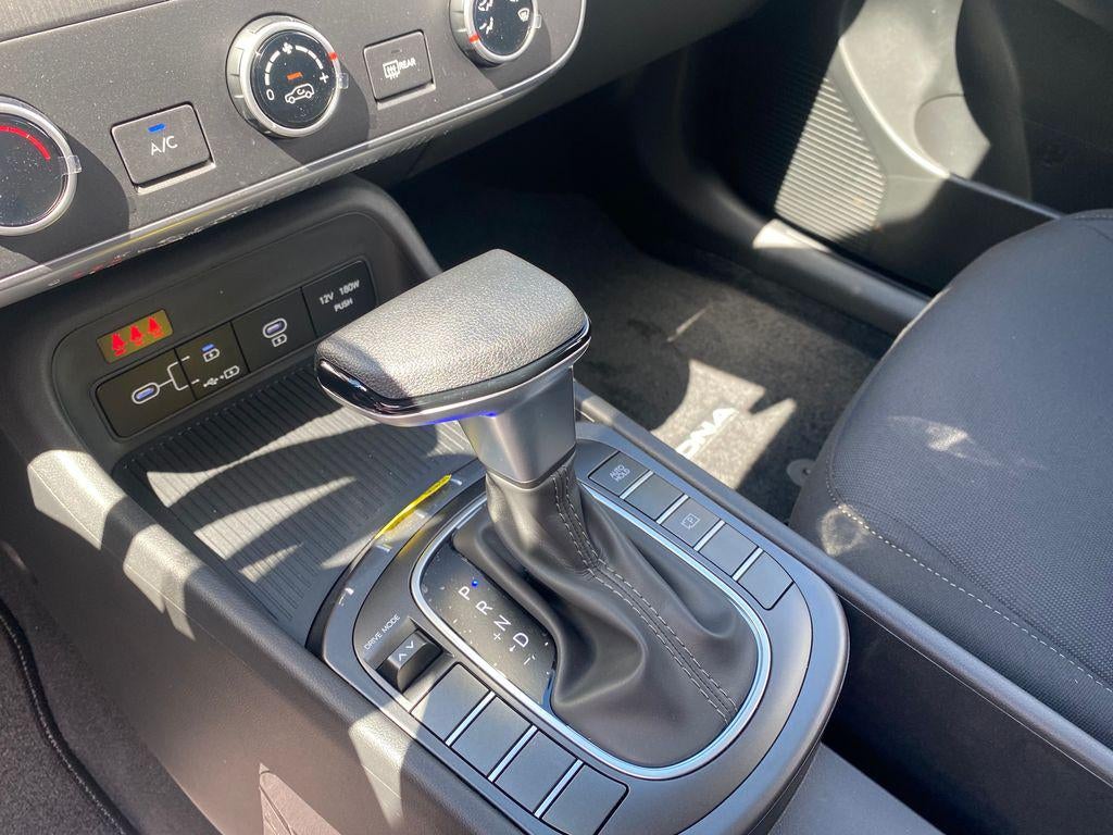 2027 Hyundai Kona SE FWD