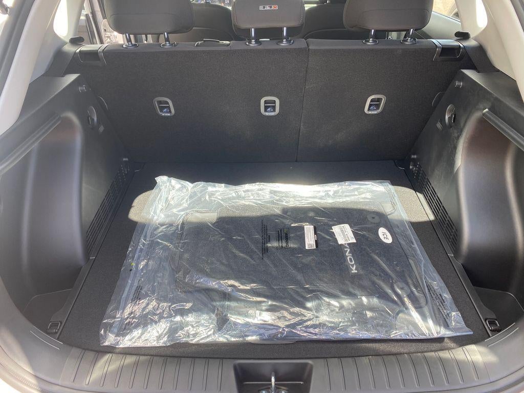2027 Hyundai Kona SE FWD