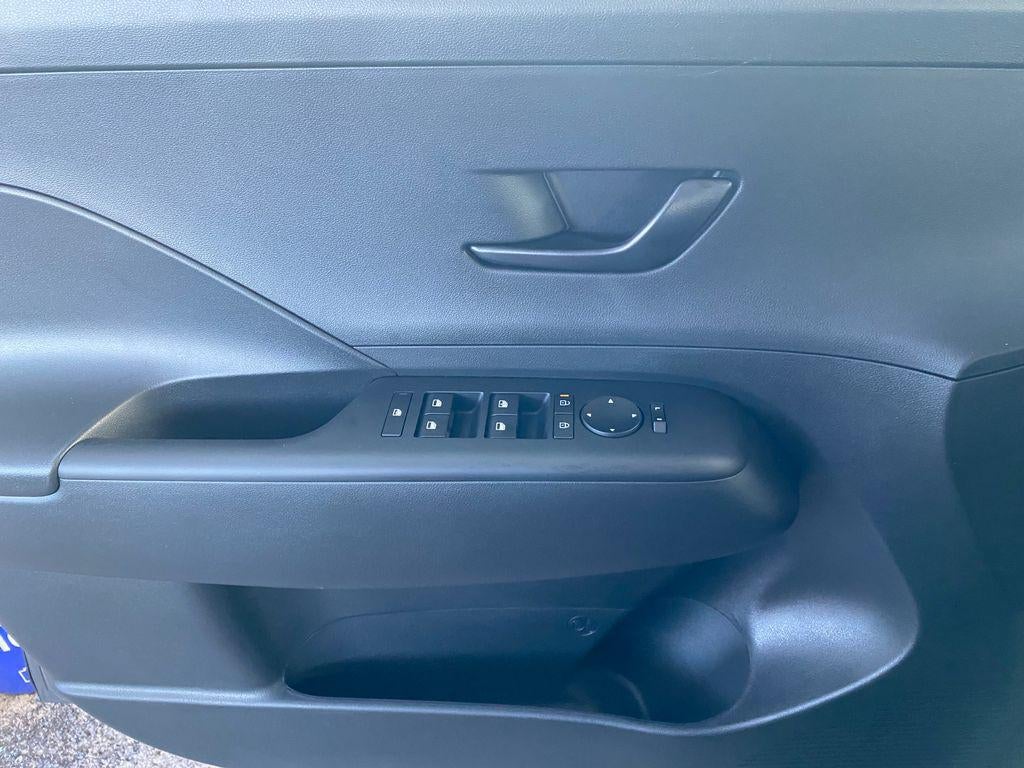 2027 Hyundai Kona SE FWD