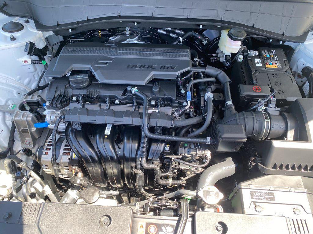 2027 Hyundai Kona SE FWD