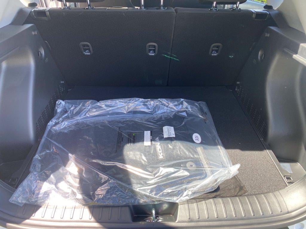 2027 Hyundai Kona SE FWD