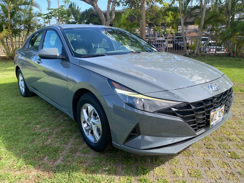 2022 Hyundai Elantra SE